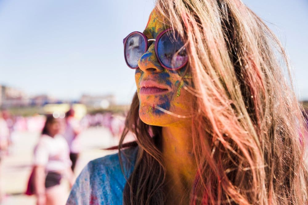 Hippie Vibes and Riverside Rituals for a Unique Rishikesh Holi