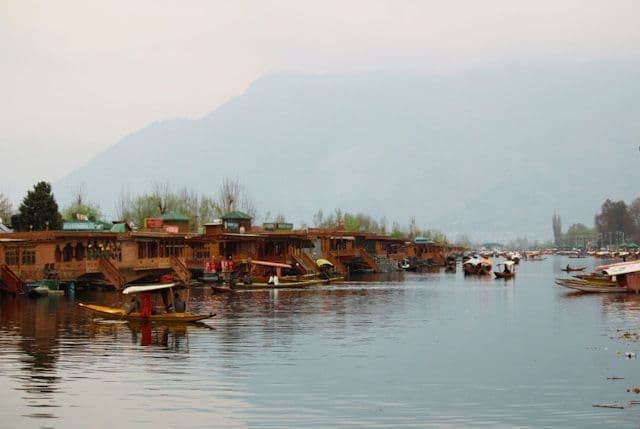 Staying warm in Kashmir’s houseboats during winter