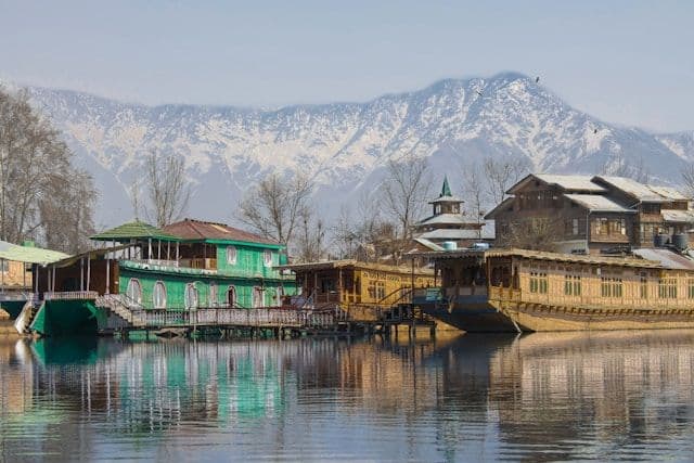 Send a Letter From Srinagar and Let It Travel by Water